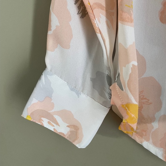 Banana Republic Floral Blouse - Picture 4 of 9